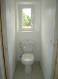 Installation de toilettes